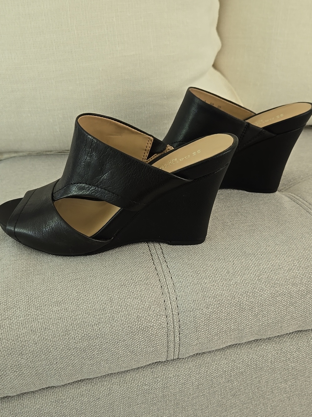 Naturalizer Women’s Leather Black Crossband Slide Mules - NWOT - Picture 3 of 6